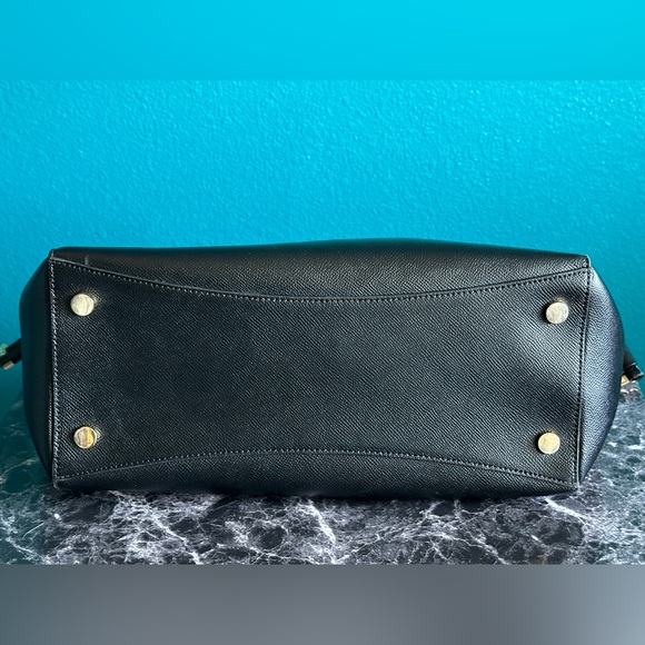 Michael Kors Voyager Medium Crossgrain Leather Tote Bag - Picture 10 of 12